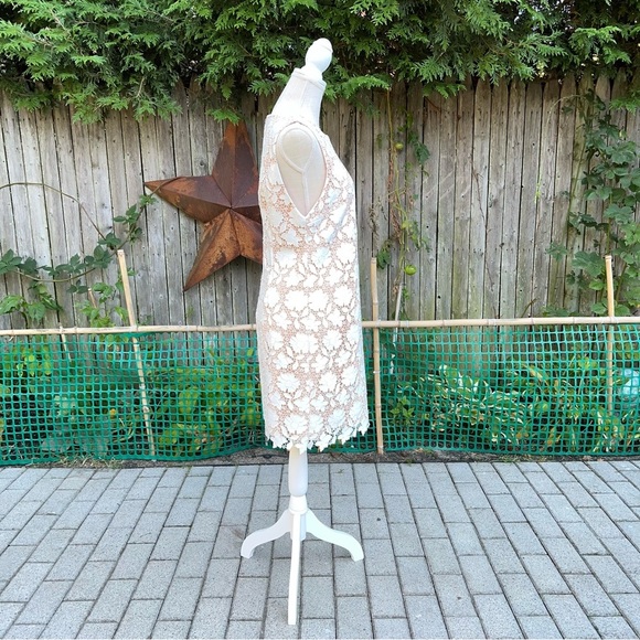 Alice + Olivia Clyde Crochet Floral Sheath Mini Dress - Picture 11 of 14